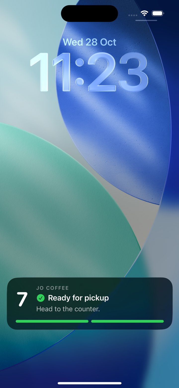 The order 7 Live Activity turned green on the lock screen: Ready for pickup